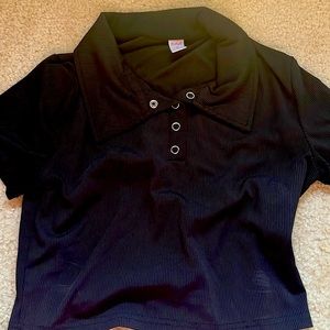 Black collared cropped tee